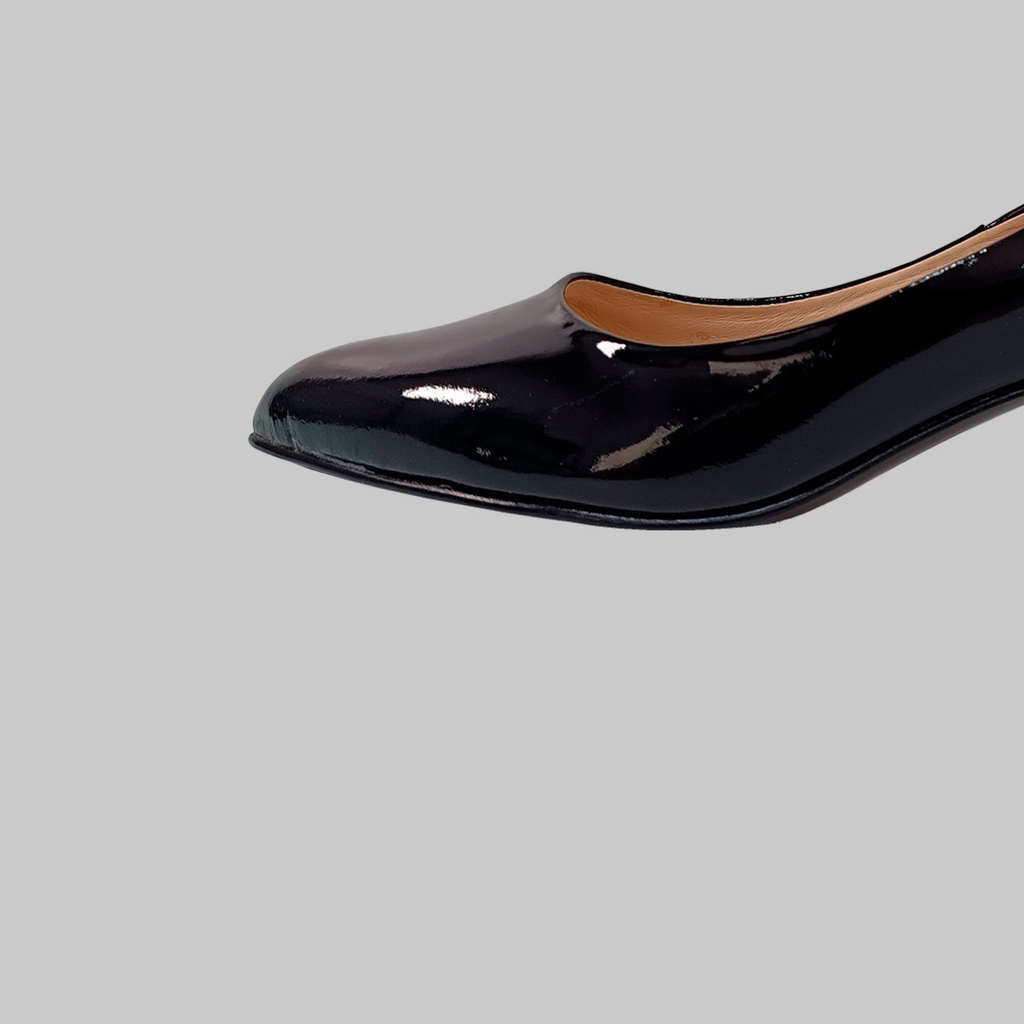 Regina 50 - negro charol